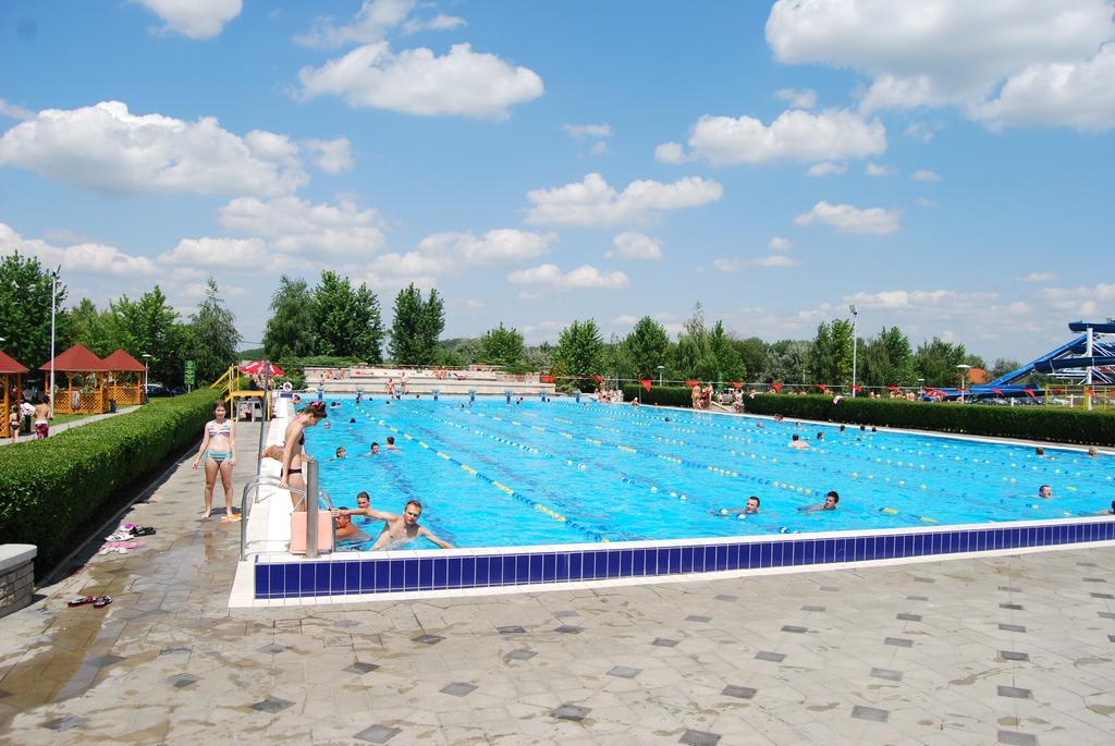 Termal Kemping Apartmanok Tiszaujvaros Exterior photo