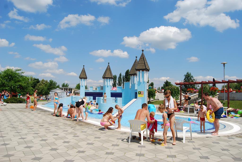 Termal Kemping Apartmanok Tiszaujvaros Exterior photo