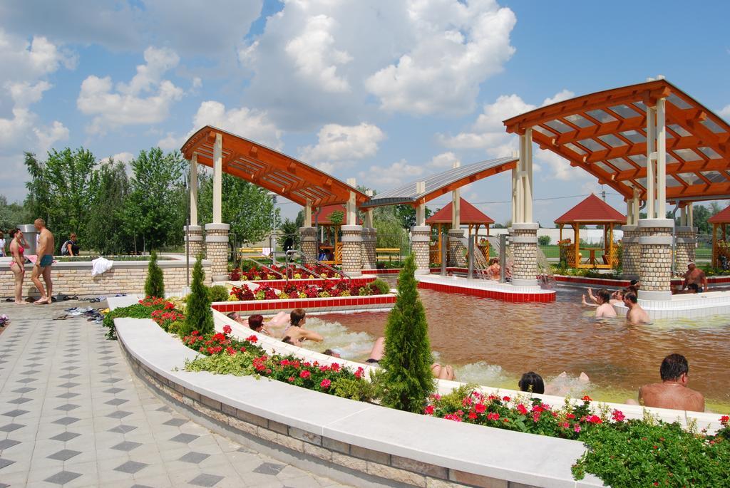 Termal Kemping Apartmanok Tiszaujvaros Exterior photo
