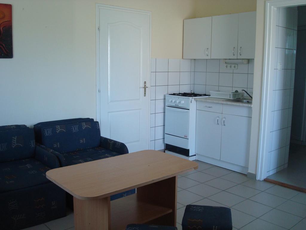 Termal Kemping Apartmanok Tiszaujvaros Room photo
