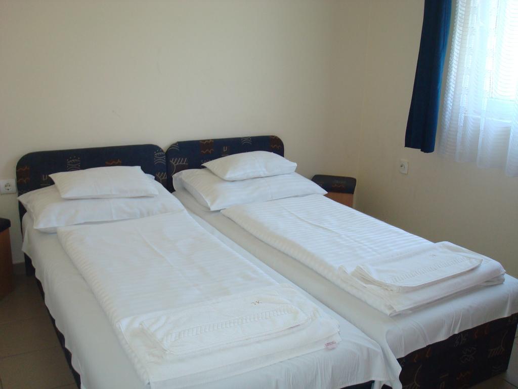 Termal Kemping Apartmanok Tiszaujvaros Room photo